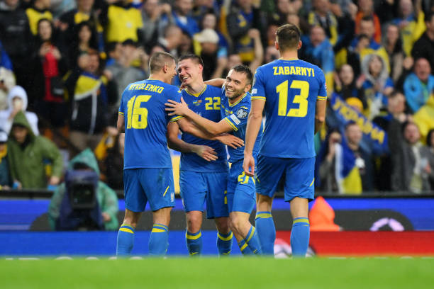 角度：结合球员表现和数据，分析其价值与身价的匹配度